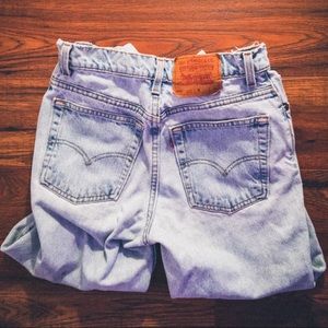 VINTAGE LEVI JEANS